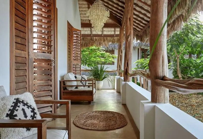 بنگله خانوادگی, Villa Jomael  La Villa Group