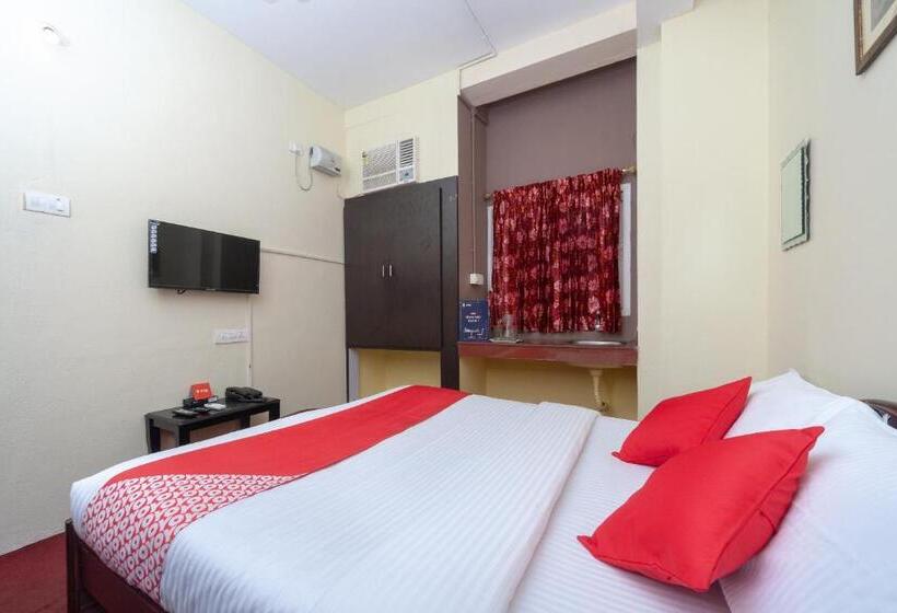 Classic Kolmen Hengen Huone, B Square Homes By Oyo Rooms