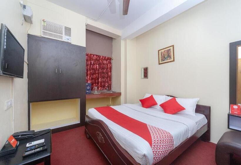 Classic Kolmen Hengen Huone, B Square Homes By Oyo Rooms