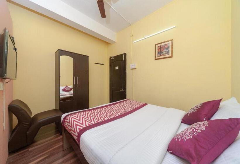 Classic Kolmen Hengen Huone, B Square Homes By Oyo Rooms