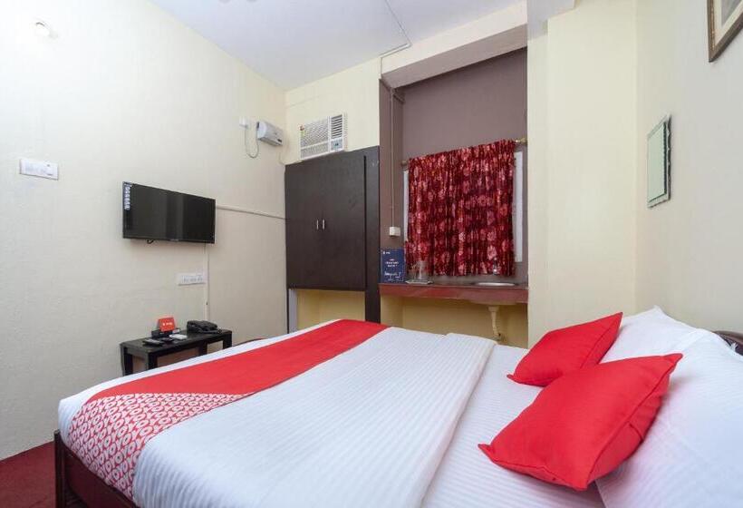 Classic Kolmen Hengen Huone, B Square Homes By Oyo Rooms