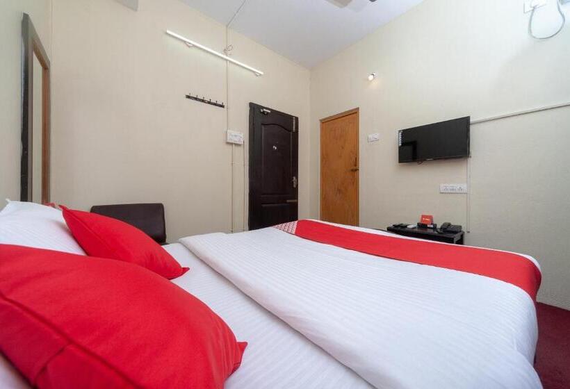 Classic Kolmen Hengen Huone, B Square Homes By Oyo Rooms