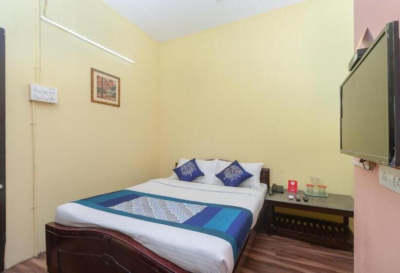 Classic Kolmen Hengen Huone, B Square Homes By Oyo Rooms