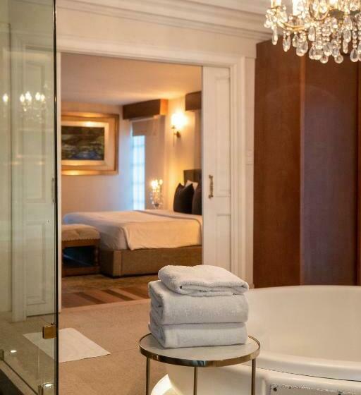 سوییت با استخر, Mansion Papilio