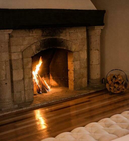 سوییت با استخر, Mansion Papilio