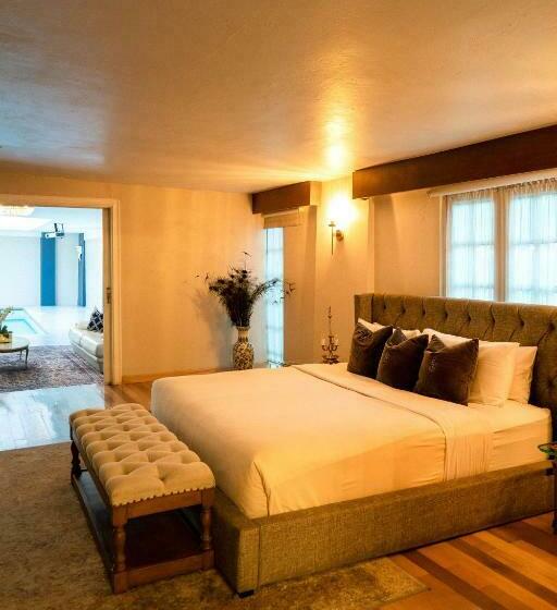 سوییت با استخر, Mansion Papilio