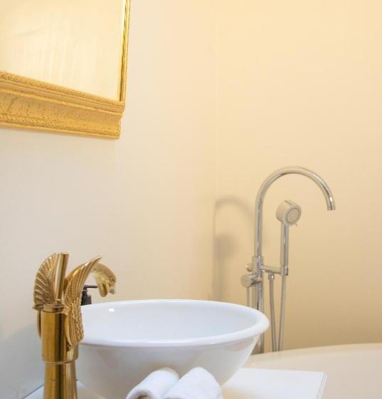 سوییت لوکس, Mansion Papilio