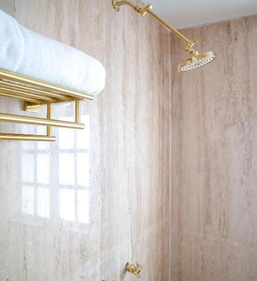 سوئیت با بالکن, Mansion Papilio