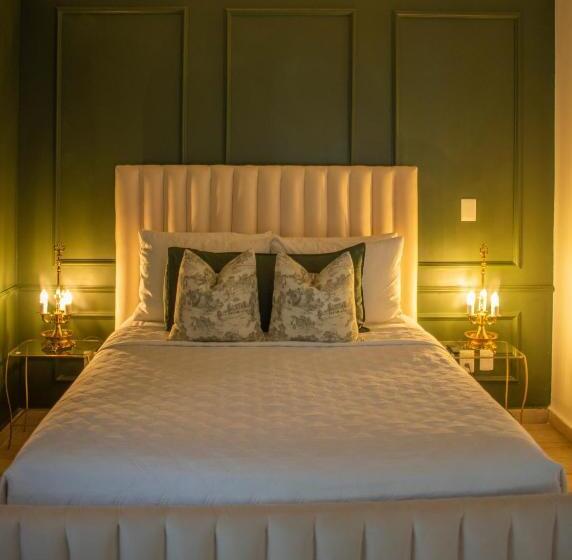 سوئیت با بالکن, Mansion Papilio