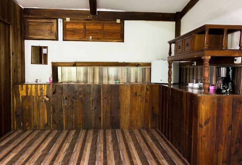 수피리어 룸, Arenal Monara