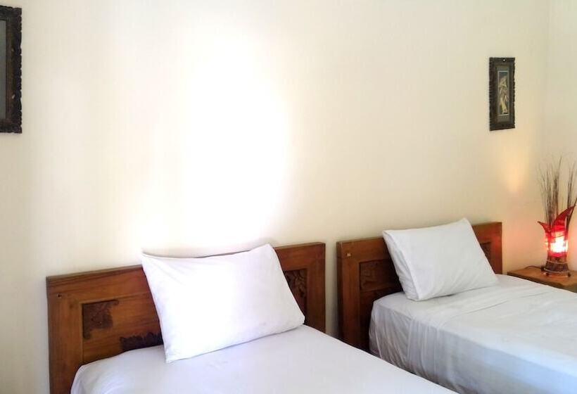 Quarto Estandar, Astana House