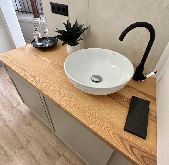 غرفة كلاسيكية رباعية, Kocour