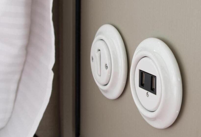 غرفة كلاسيكية رباعية, Kocour