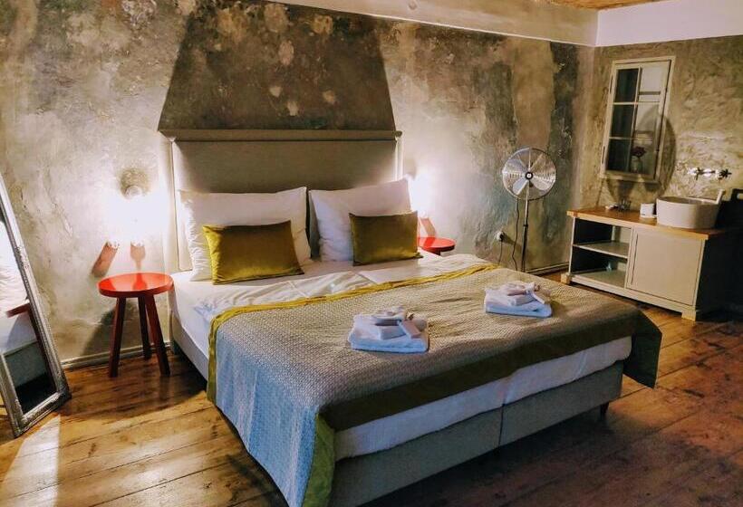 غرفة ديلوكس, Kocour