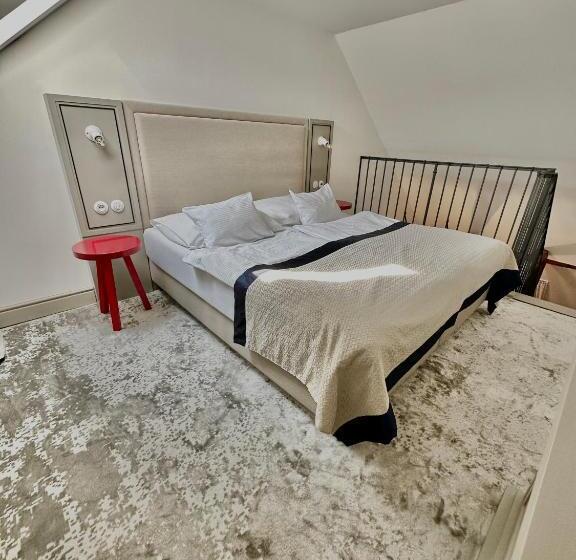 غرفة قياسية, Kocour