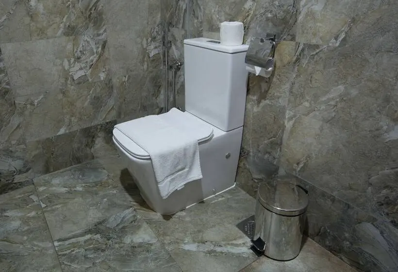 デラックスルーム, Ceyloni City