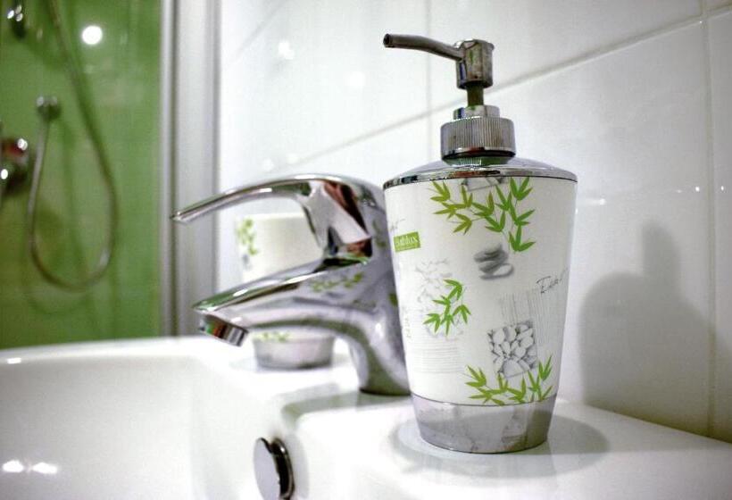 Habitació Estàndard Interior, Thanit Rooms