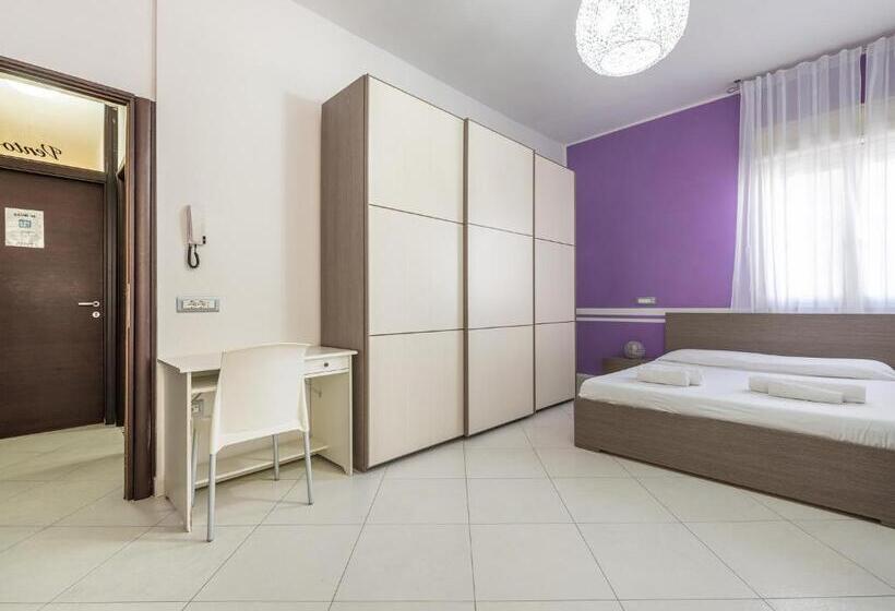 Habitació Triple Estàndard, Thanit Rooms