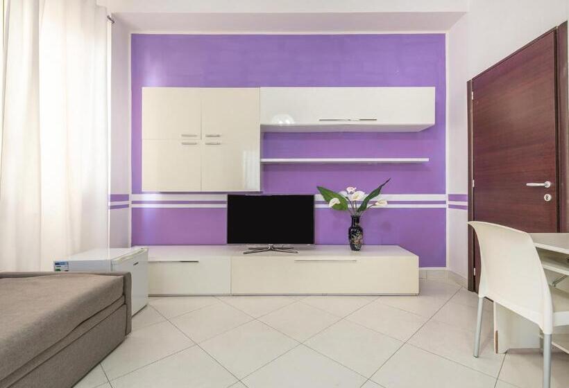 Habitació Triple Estàndard, Thanit Rooms