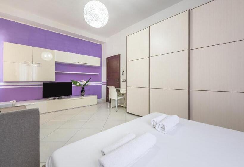 Habitació Triple Estàndard, Thanit Rooms