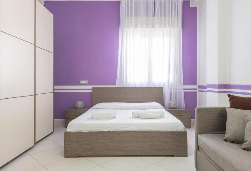 Habitació Triple Estàndard, Thanit Rooms