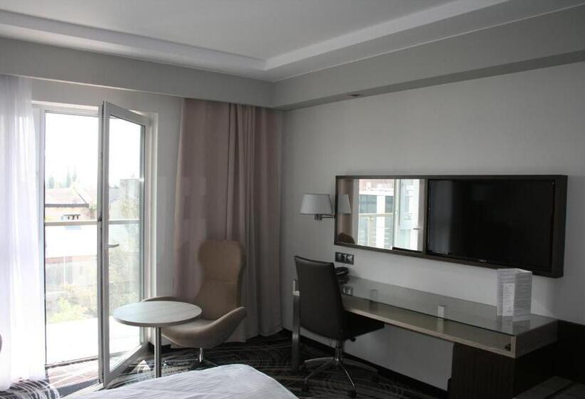 اتاق استاندارد با بالکن, Ambasador Premium