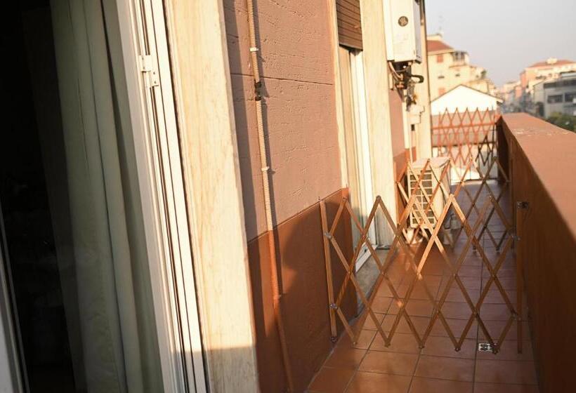 带共用浴室的标准房间, Bovisa House B&b Private Rooms