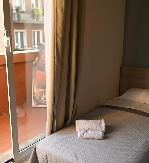 经济四人间 - 带共用浴室, Bovisa House B&b Private Rooms