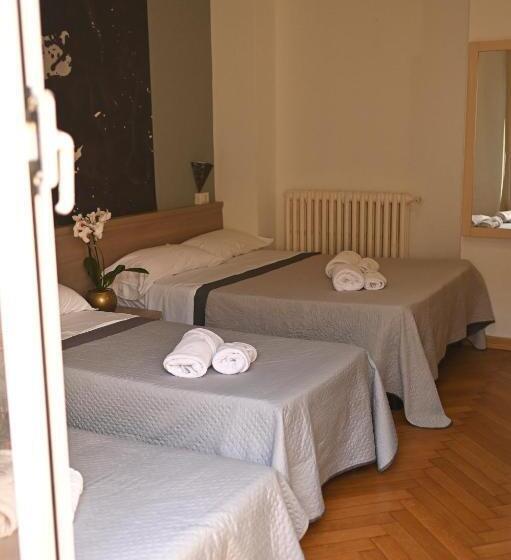 经济四人间 - 带共用浴室, Bovisa House B&b Private Rooms