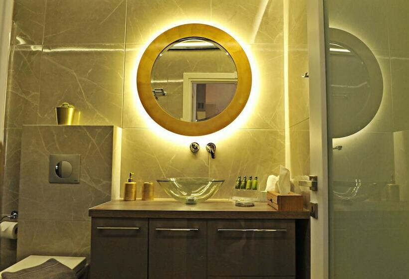 سوییت لوکس, The Athenians Modern Apartments