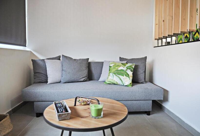 استودیوی لوکس, The Athenians Modern Apartments