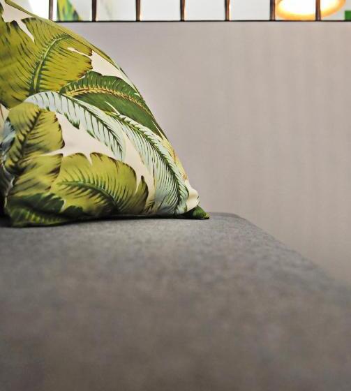 استودیوی لوکس, The Athenians Modern Apartments