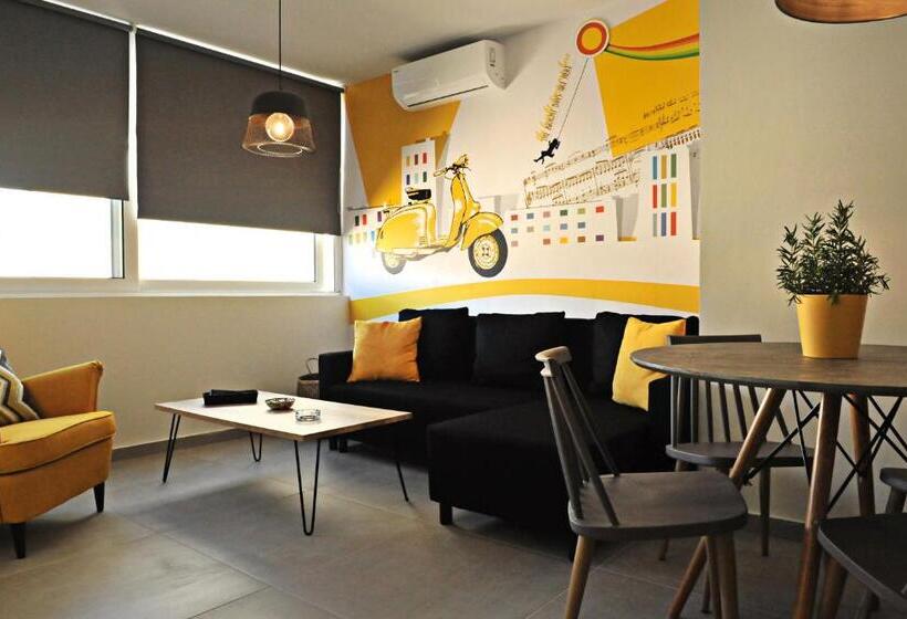 اتاق لوکس چهار تخته, The Athenians Modern Apartments