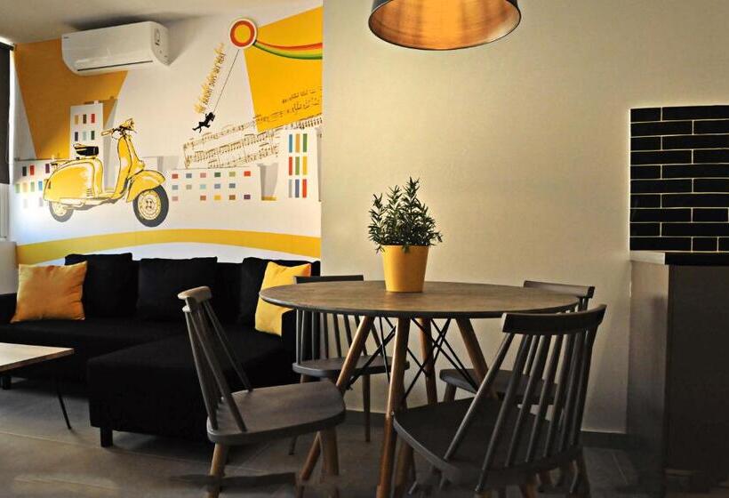 اتاق لوکس چهار تخته, The Athenians Modern Apartments