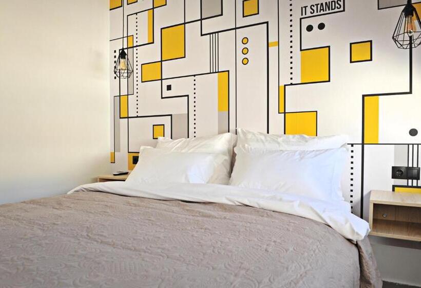 اتاق لوکس چهار تخته, The Athenians Modern Apartments