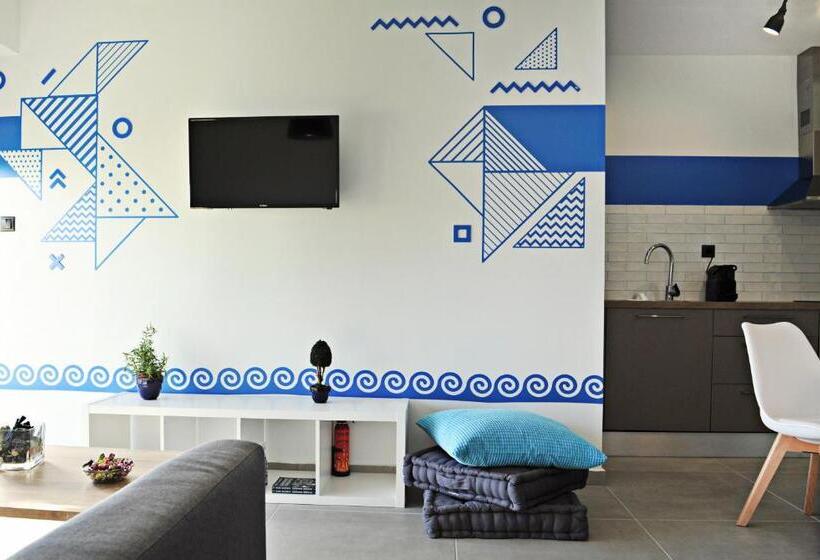 سوئیت جونیور با تراس, The Athenians Modern Apartments