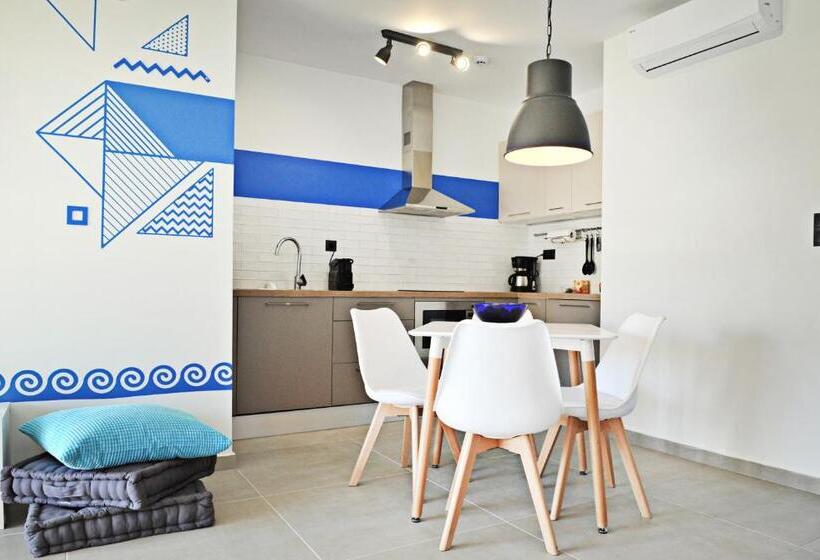 سوئیت جونیور با تراس, The Athenians Modern Apartments