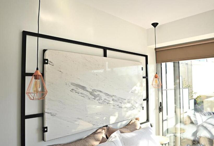 سوییت لوکس, The Athenians Modern Apartments