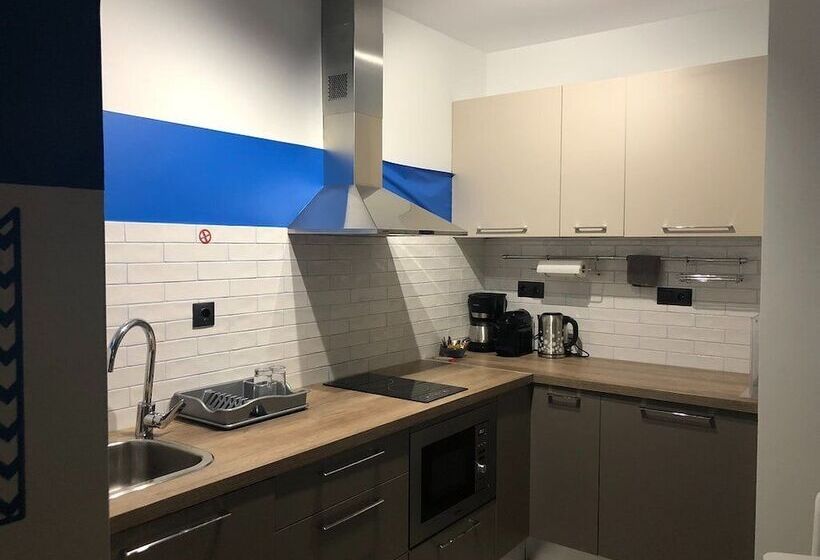 استودیوی لوکس, The Athenians Modern Apartments