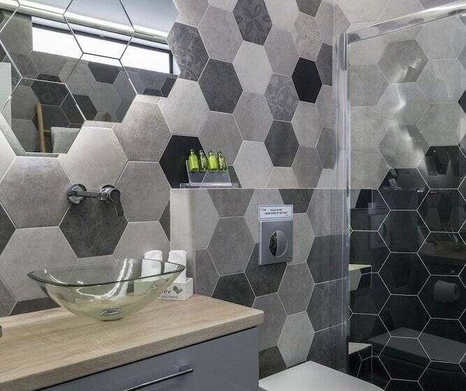 استودیوی لوکس, The Athenians Modern Apartments