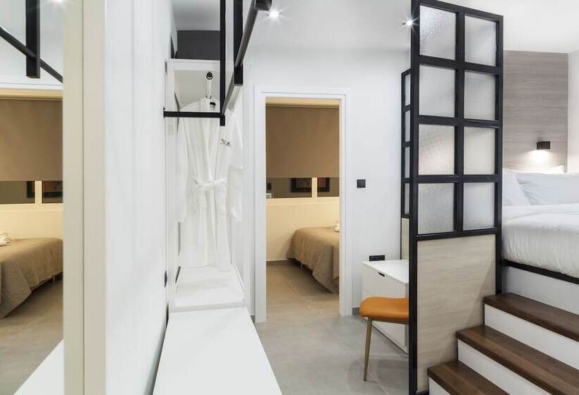 سوییت خانوادگی, The Athenians Modern Apartments