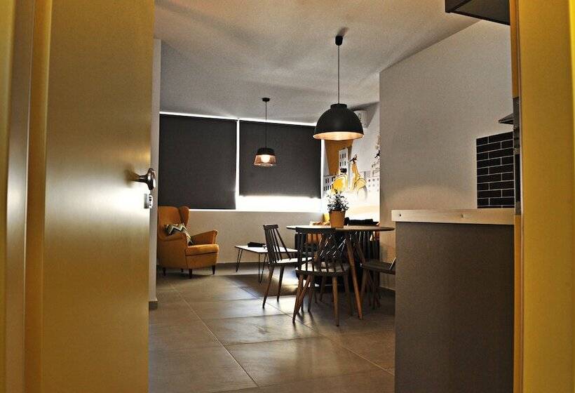 اتاق لوکس چهار تخته, The Athenians Modern Apartments