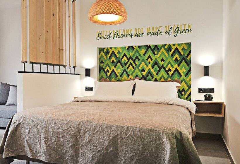 استودیوی لوکس, The Athenians Modern Apartments