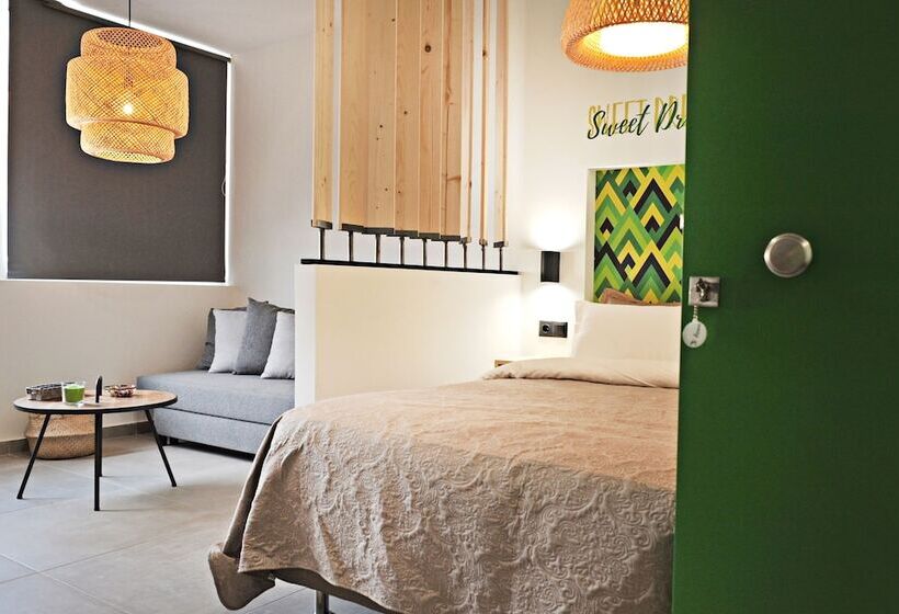 استودیوی لوکس, The Athenians Modern Apartments