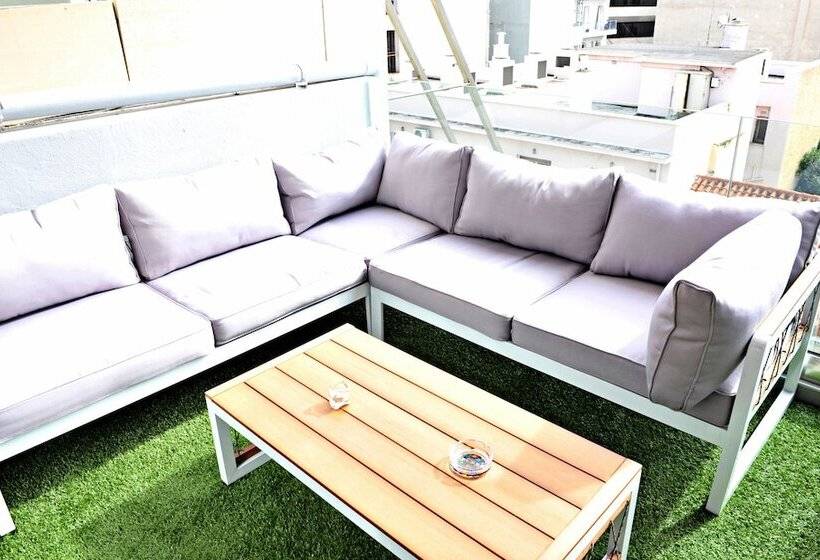 سوییت خانوادگی, The Athenians Modern Apartments