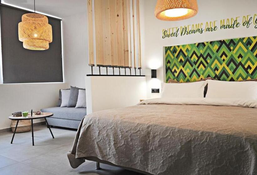 استودیوی لوکس, The Athenians Modern Apartments