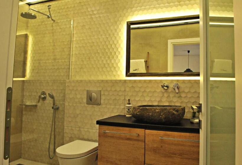 اتاق لوکس چهار تخته, The Athenians Modern Apartments