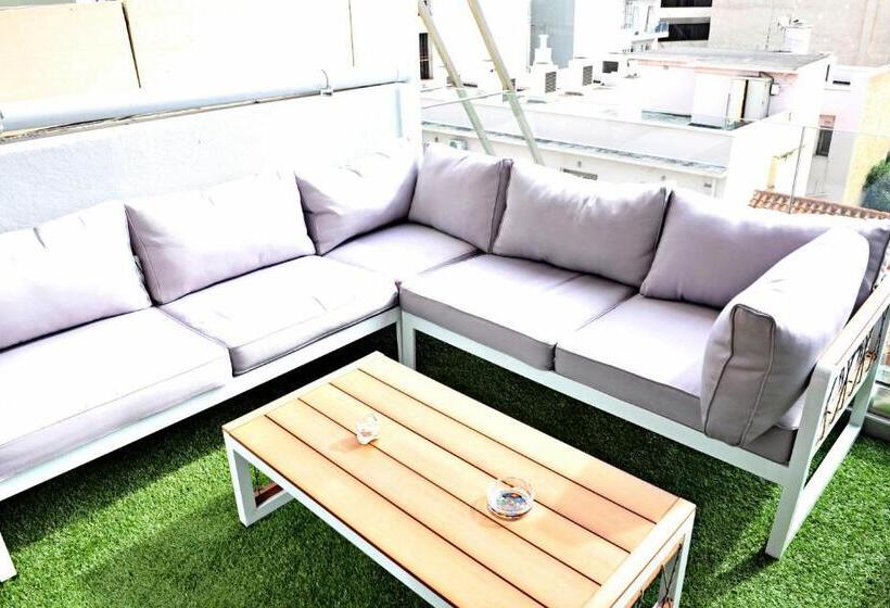 سوییت خانوادگی, The Athenians Modern Apartments