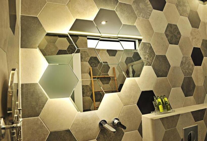 سوئیت جونیور با تراس, The Athenians Modern Apartments