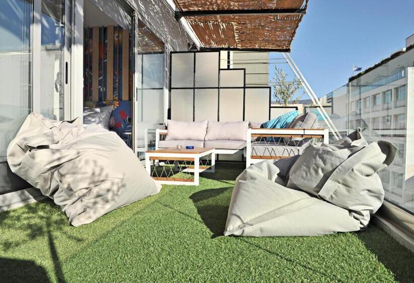 سوئیت جونیور با تراس, The Athenians Modern Apartments